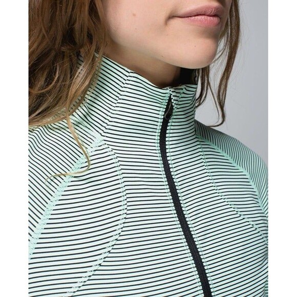 Lululemon Race with Grace Half Zip, Mint Black Stripe. size 6 - Picture 4 of 7